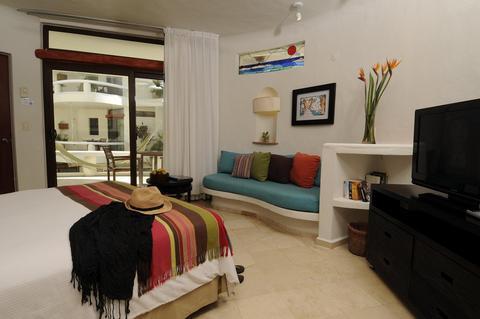 Playa Palms Beach Hotel