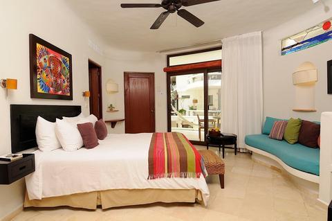Playa Palms Beach Hotel