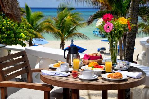 Playa Palms Beach Hotel