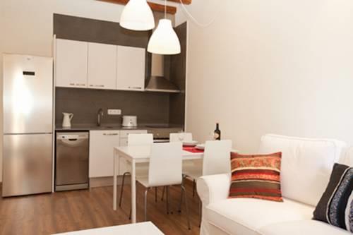 Casa Mila - Large Apt In Gracia District - Free Wifi