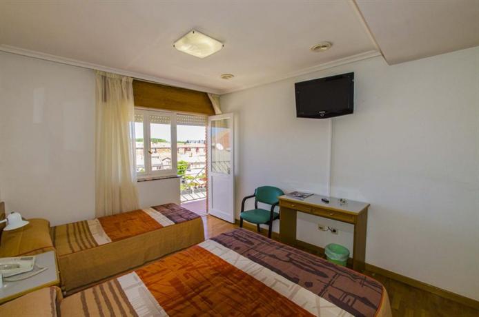 Hostal Don Suero de Quinones