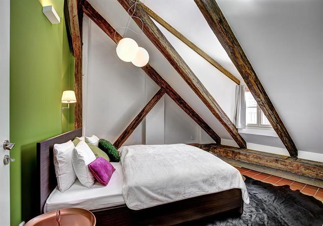 4 Arts Suites