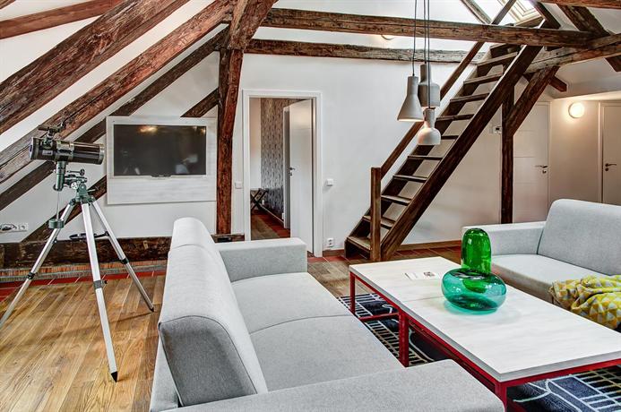 4 Arts Suites
