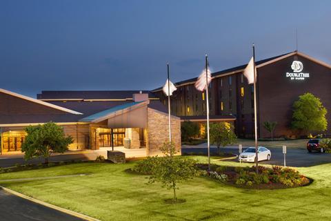 DoubleTree by Hilton Collinsville/St Louis