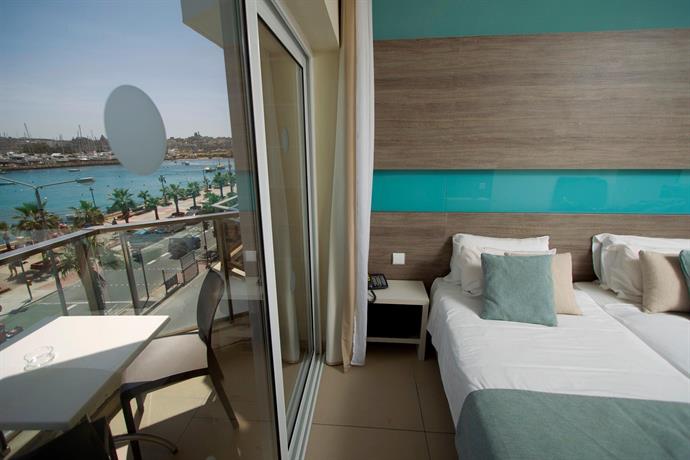 115 The Strand Hotel And Suites - dream vacation