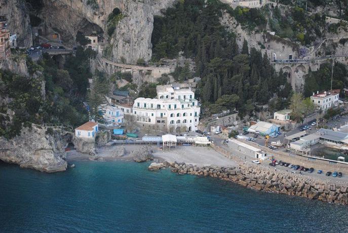 Hotel Aurora Amalfi La Marinella Beach Italy thumbnail