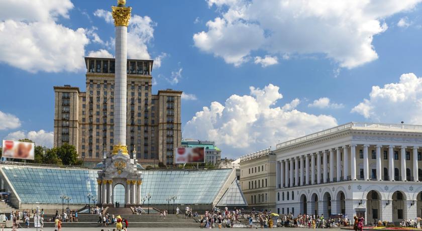 Real Home Apartments in Kiev Center Princess Olha Monument Ukraine thumbnail