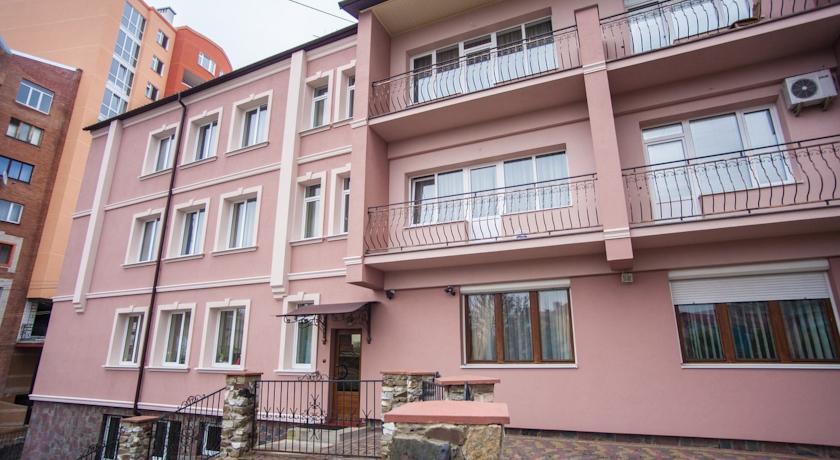 Hotel Complex Uhnovych