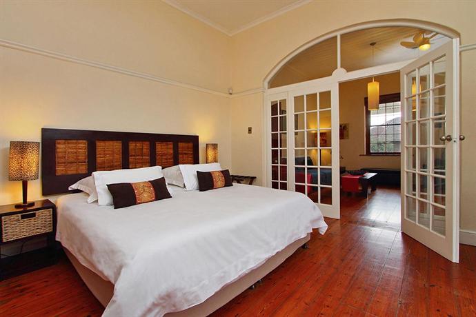 Cape Paradise Lodge and Luxury Apartments