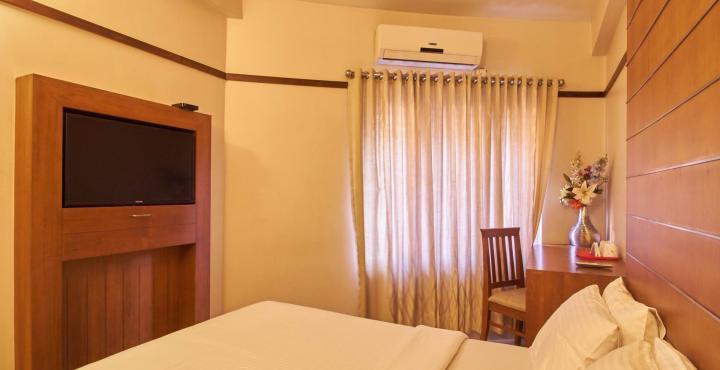 Srivar Hotels