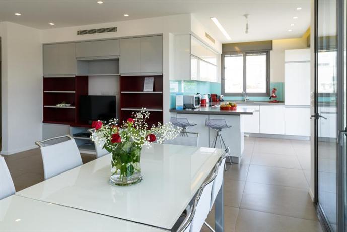 Comfort 3br & Balcony By Feelhome