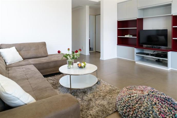 Comfort 3br & Balcony By Feelhome