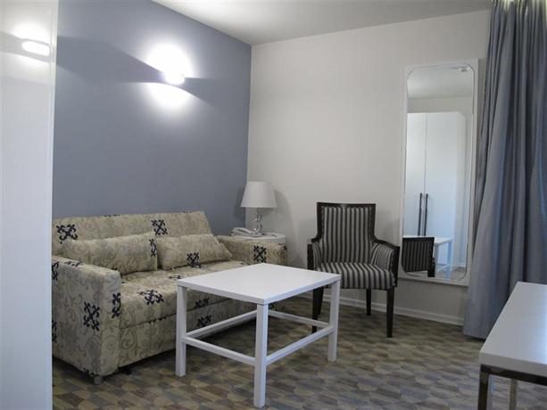 Best Western Regency Suites
