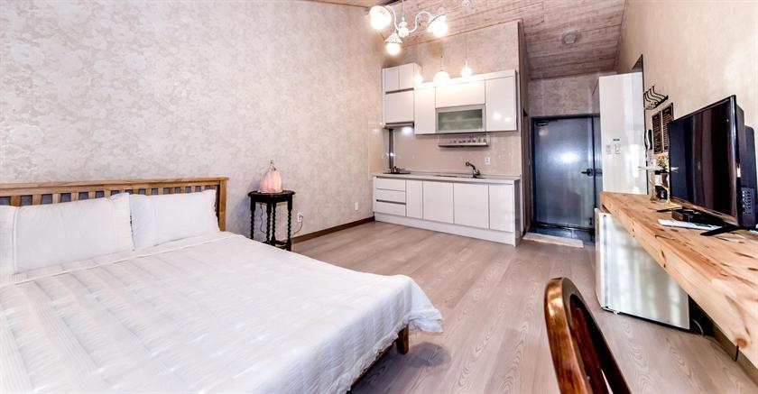 Margarret Pension & Antique Cafe