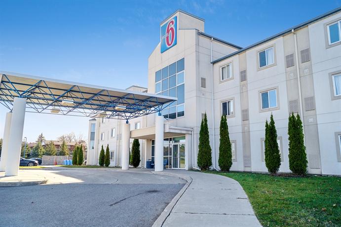 Motel 6 Peterborough Peterborough Airport Canada thumbnail