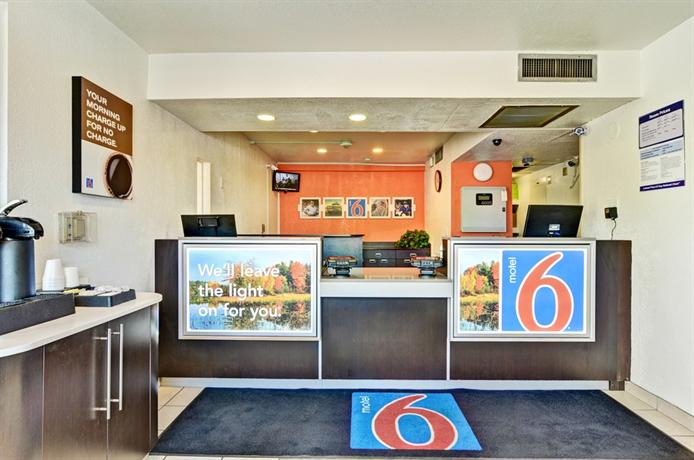 Motel 6 Pittsburgh - Crafton