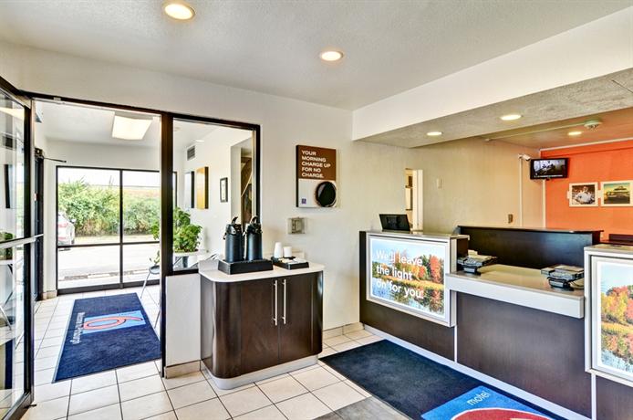 Motel 6 Pittsburgh - Crafton
