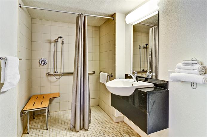 Motel 6 Pittsburgh - Crafton