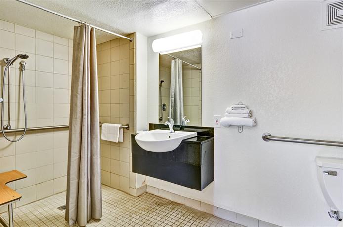Motel 6 Pittsburgh - Crafton
