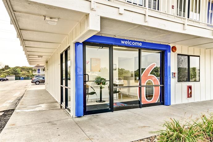Motel 6 Pittsburgh - Crafton