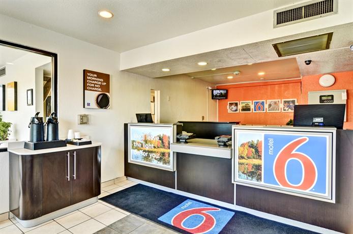 Motel 6 Pittsburgh - Crafton