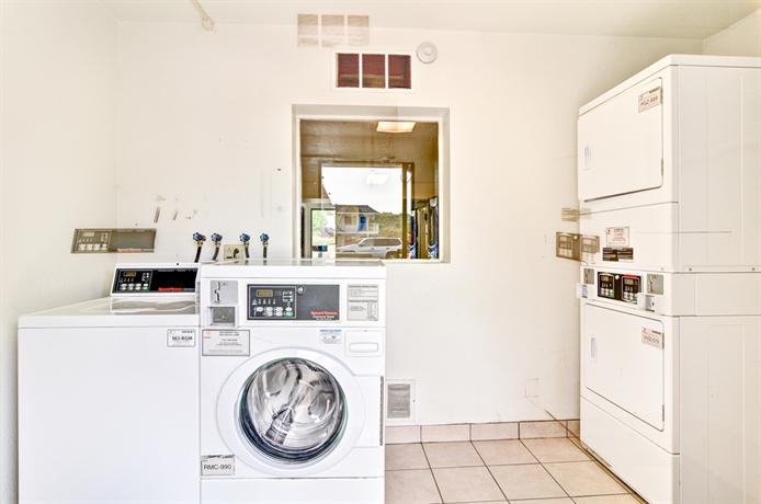 Motel 6 Pittsburgh - Crafton