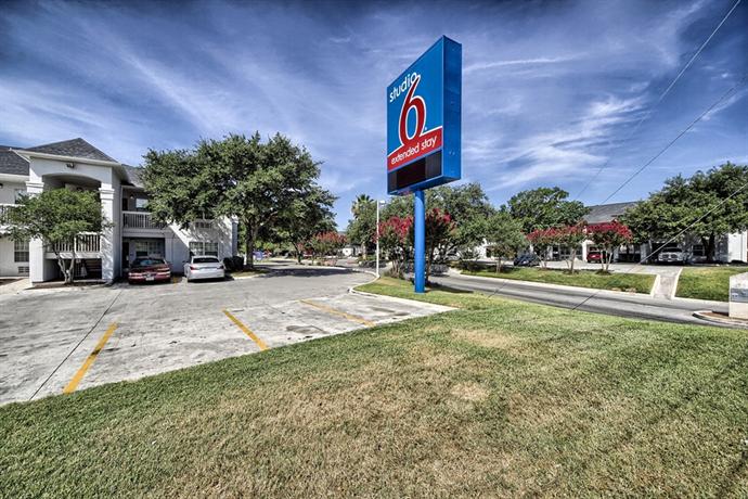 Studio 6 San Antonio - Medical Center