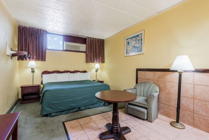 Days Inn by Wyndham Pittsburgh