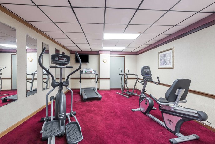 Days Inn by Wyndham Pittsburgh