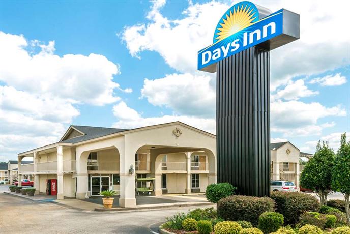 Shorter Days Inn - dream vacation