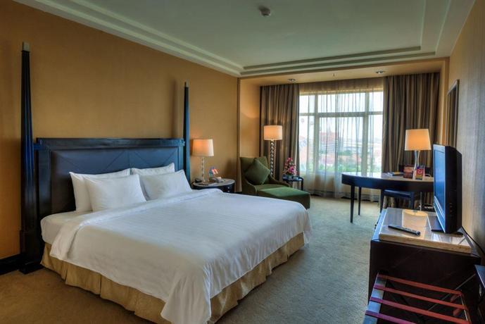 Nagaworld Hotel & Entertainment Complex, Phnom Penh - Compare Deals