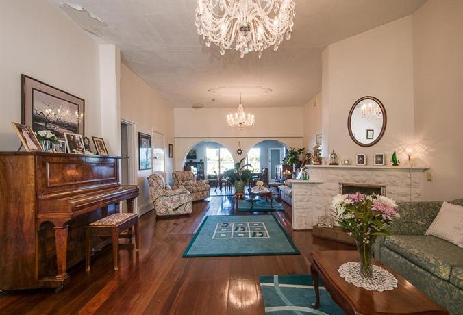 Boathouse Bunbury Bed & Breakfast