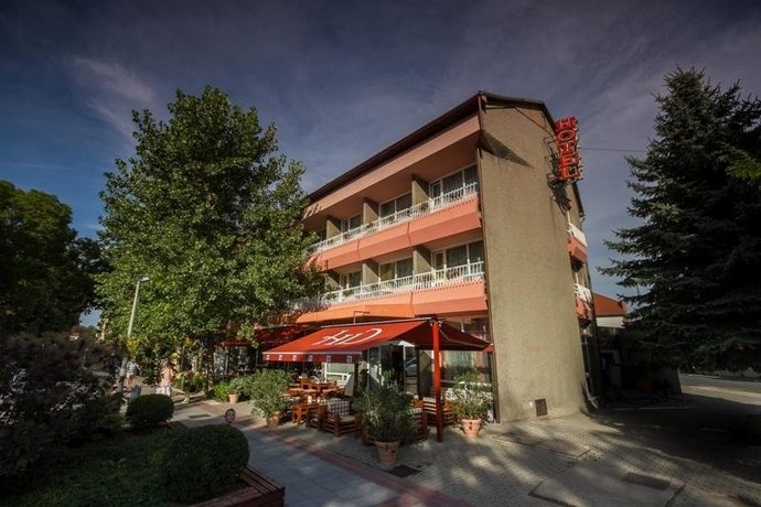 Hotel Dombovar
