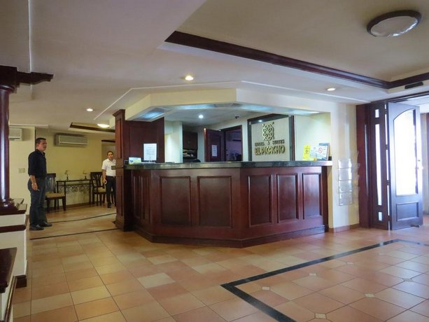 Hotel & Suites El Picacho