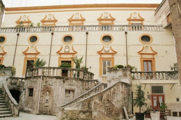 Palazzo Lupicini Affittacamere Isola del Benessere Italy thumbnail