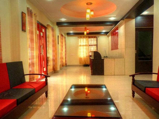 OYO 13487 Crown De La Cruz Residency