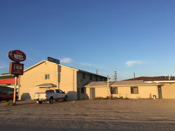 Wakiki Motel & Lounge Meadow Lake Airport Canada thumbnail