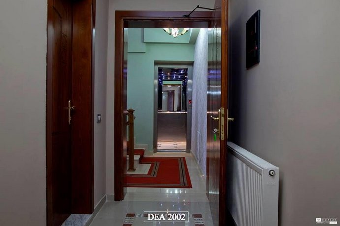 DEA Hotel 2002