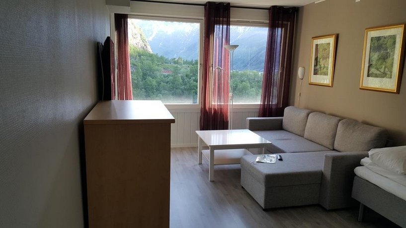 Trolltunga Guesthouse