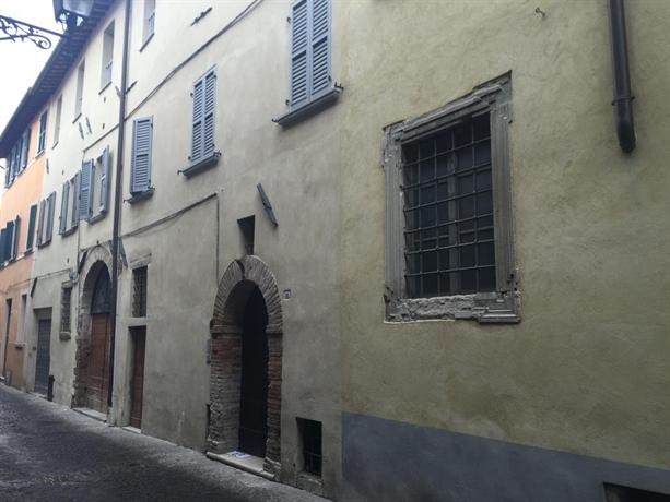 B&B Relais Druda Palazzo Tiranni-Castracane Italy thumbnail