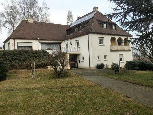 Gastehaus an der Rheinbrucke