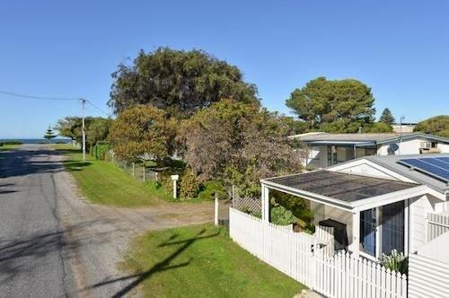 Wintergarden Beach Cabin Victor Harbor Compare Deals