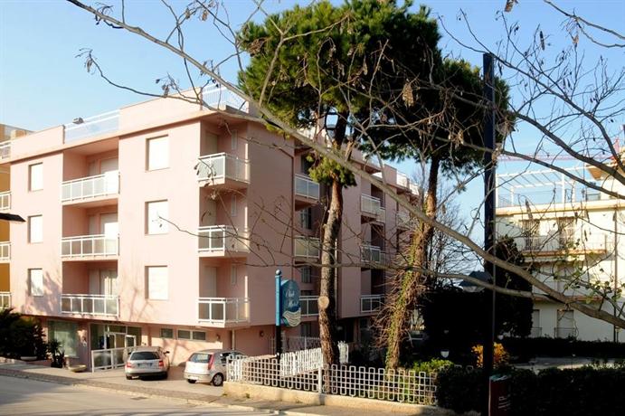 Club Hotel