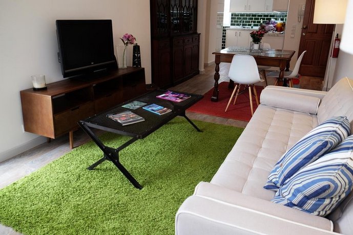 Apt Downtown 2