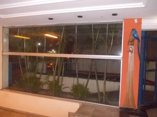 Central Plaza Flat