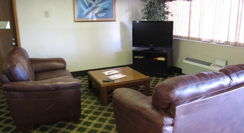 Hallmark Inn and Suites