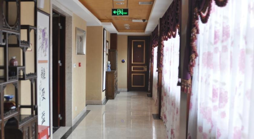 Taoran Mid-Forest Hotel