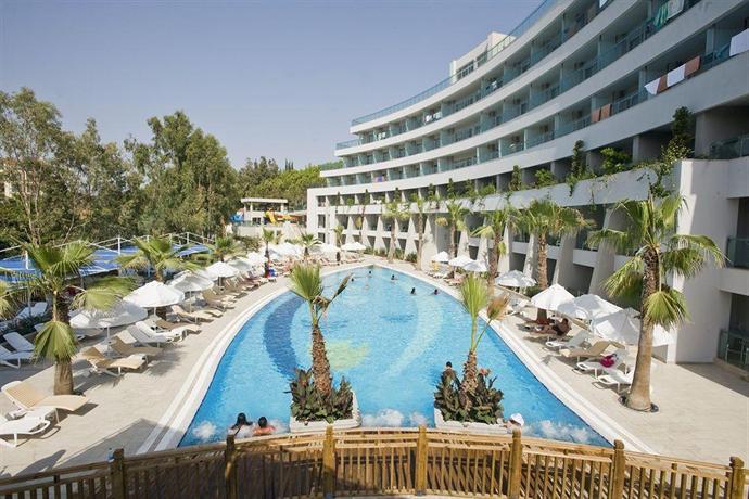 Crystal Sunrise Queen Luxury Resort & Spa