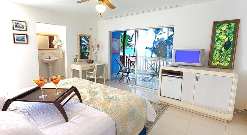 Hotel Cocoplum Beach