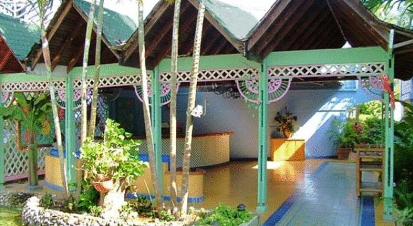 Hotel Cocoplum Beach